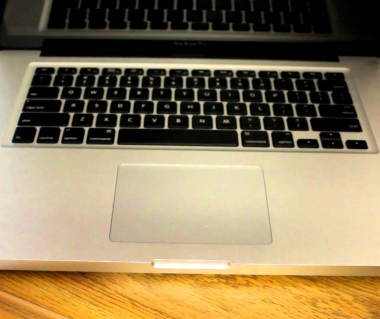 Macbook не горит зарядка