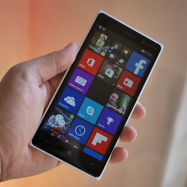 Телефон nokia lumia 830 не...