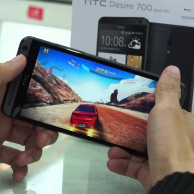 У htc 700 сбрасывается...