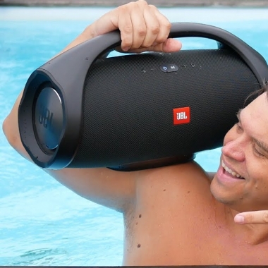 Jbl boombox фонит при...