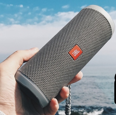 Колонка jbl не...