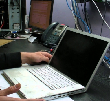 Не включается macbook pro...