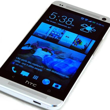 Розовая камера HTC One