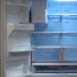 Холодильник сам включается