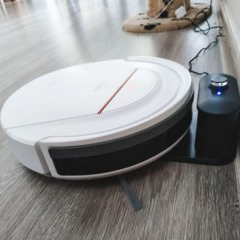 У робота-пылесоса Midea...