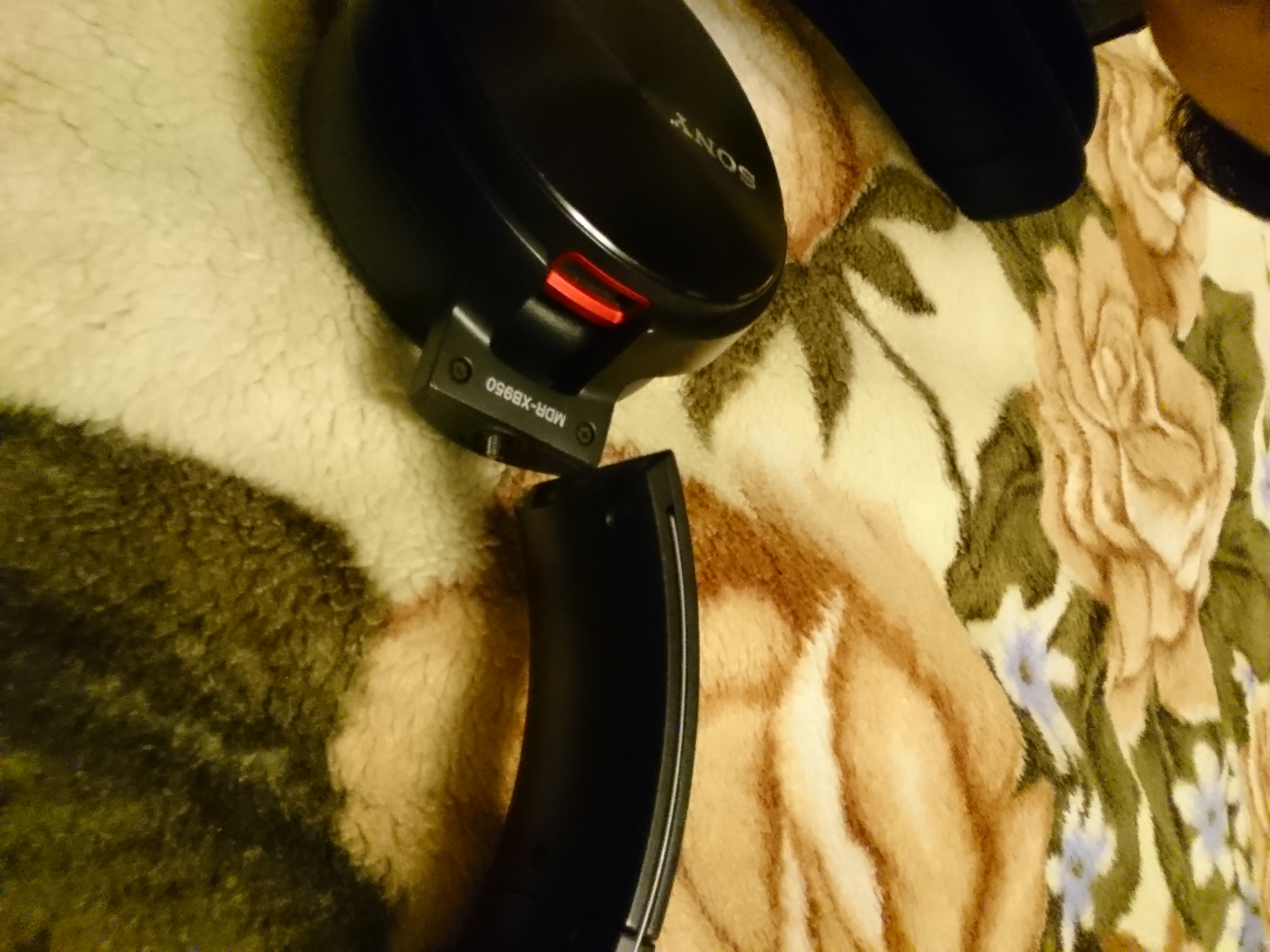 Отломался один...