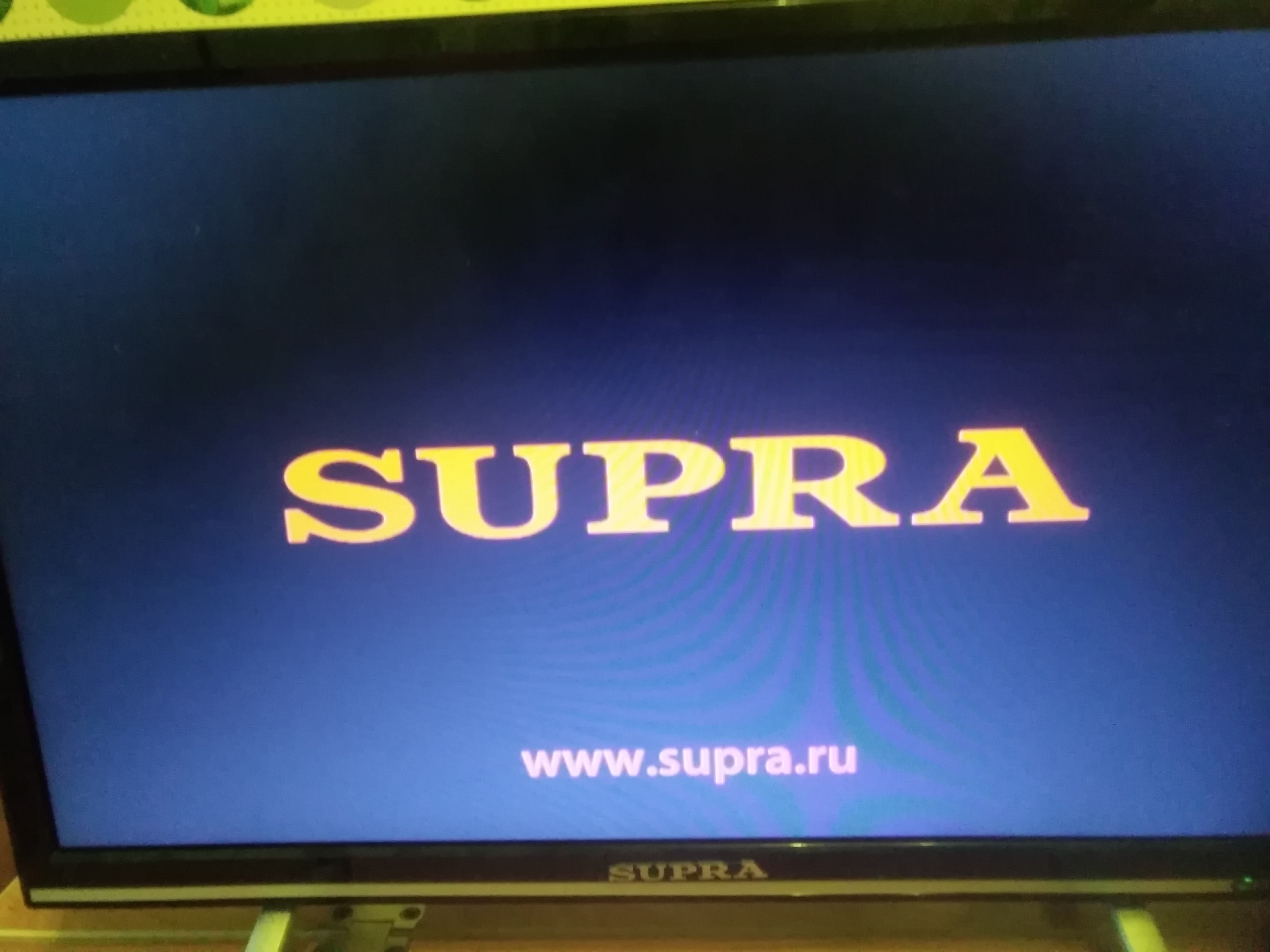 Телевизор supra включается но нет изображения и звука