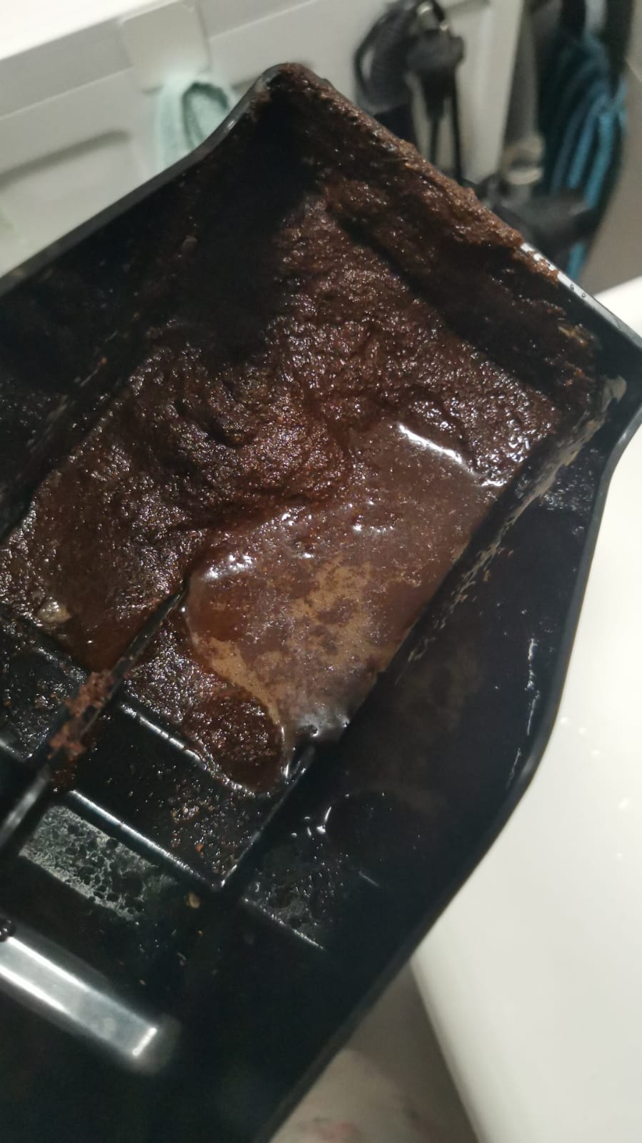 Вода в контейнере для...