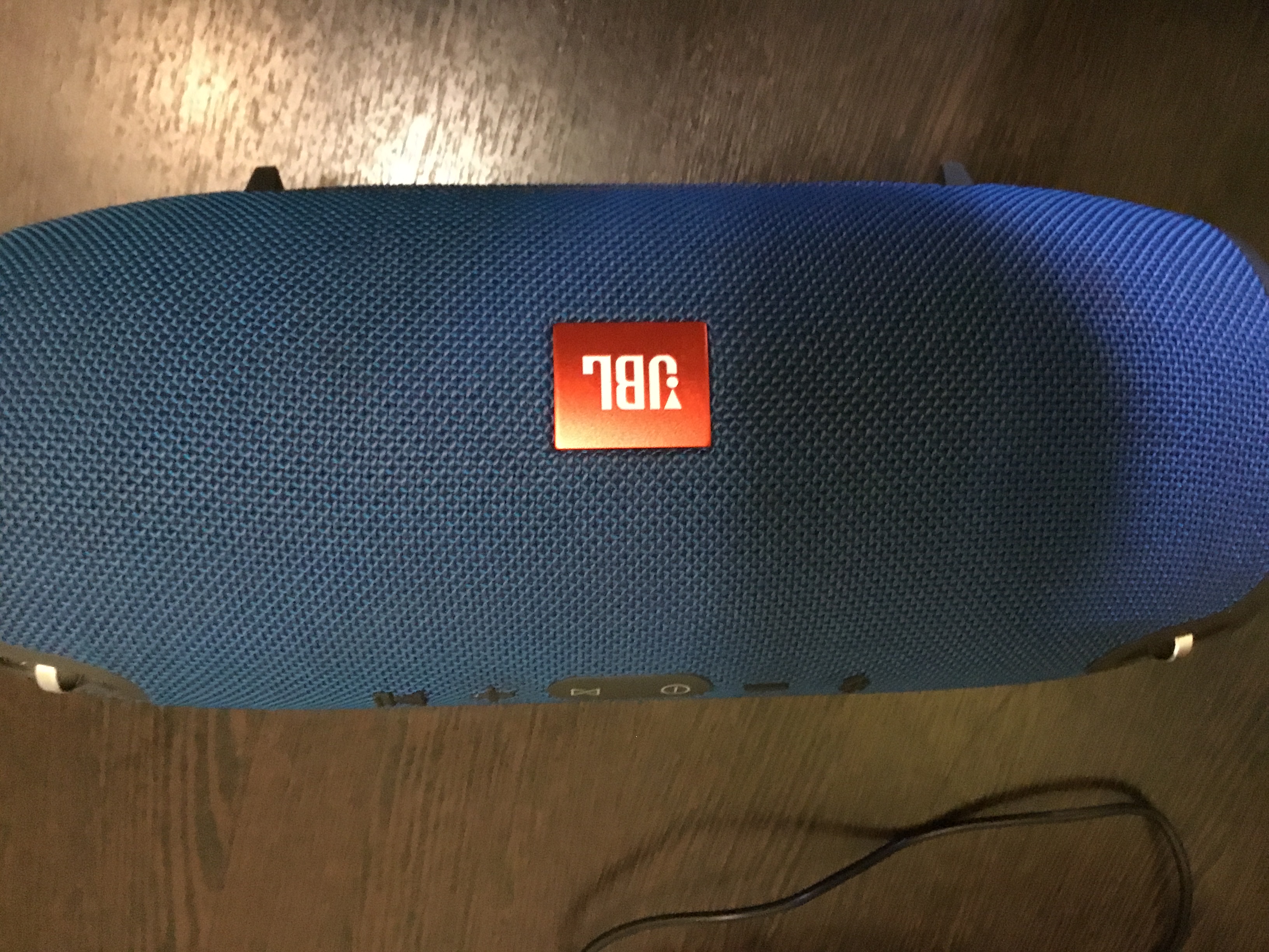 Не работает колонка jbl...
