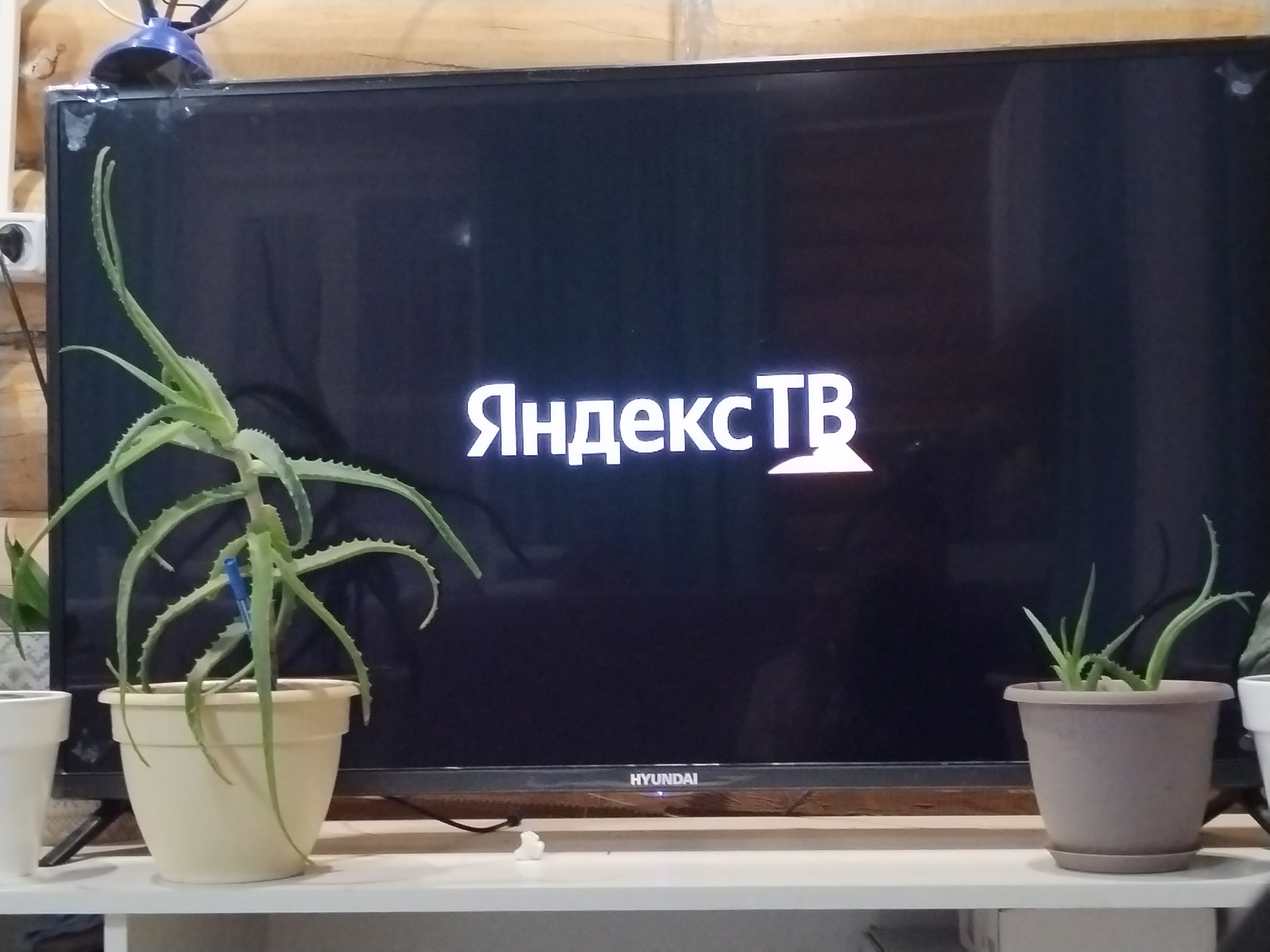 Телевизор зависает...