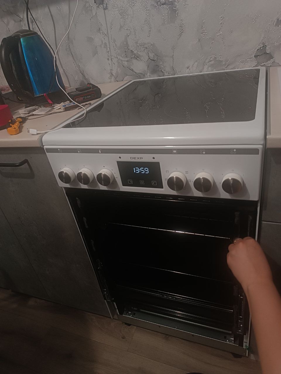 Разбилось внешнее...