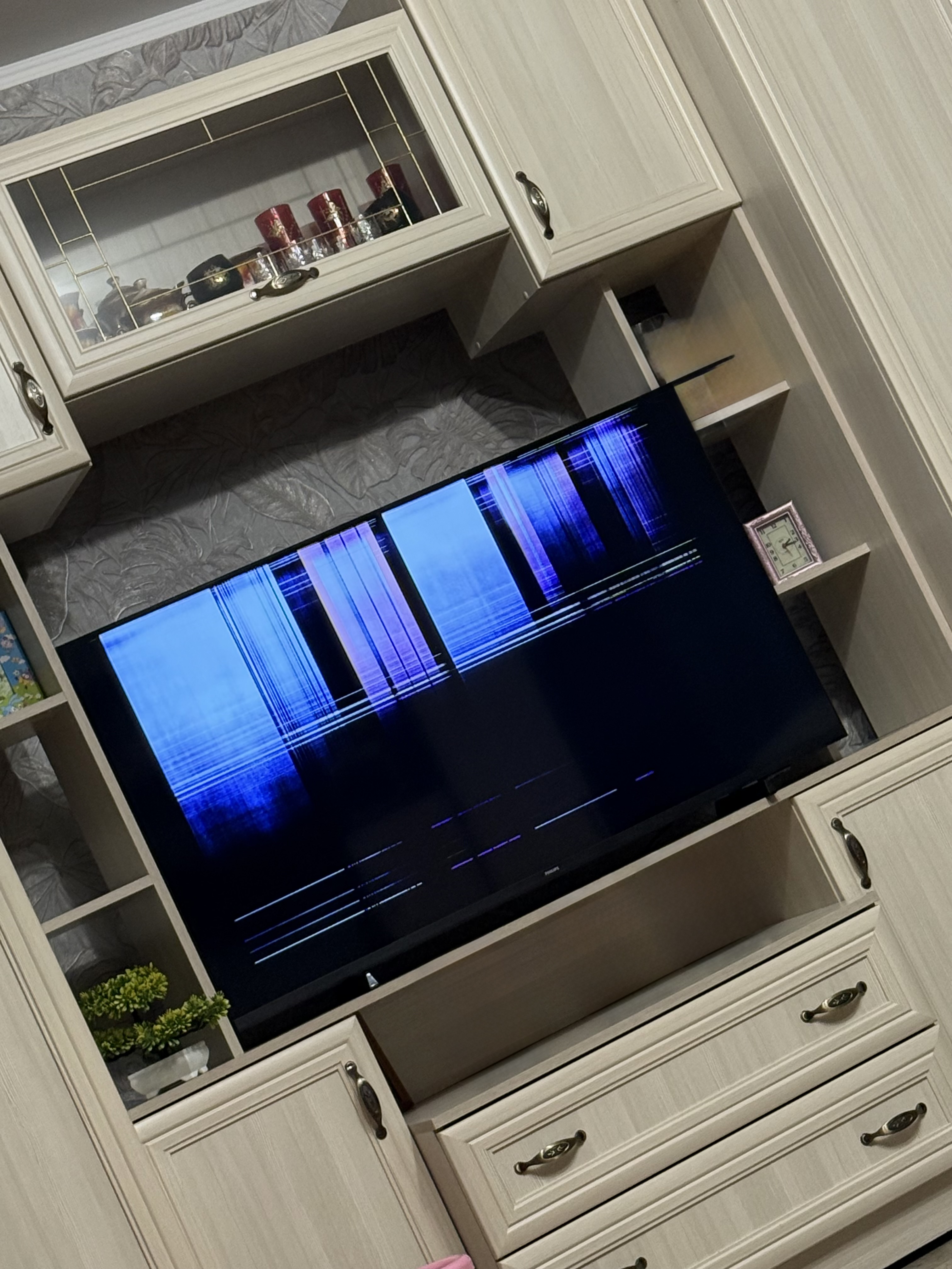 Появились полосы на...