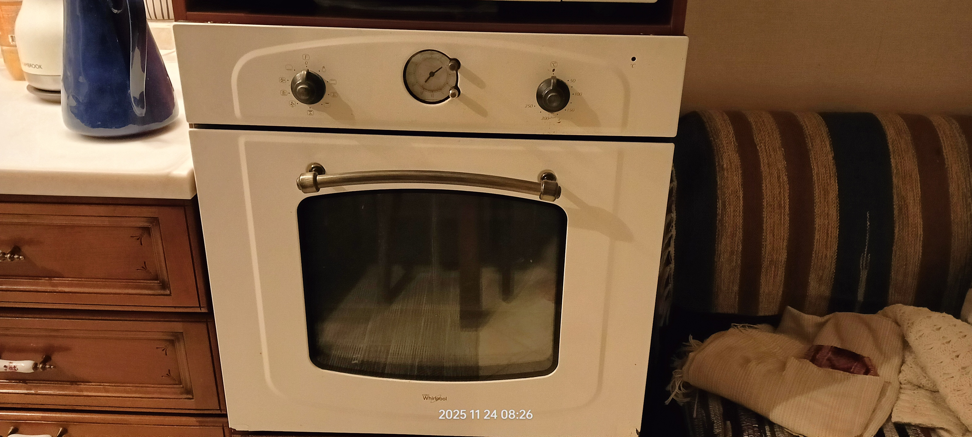 Отключается духовой...