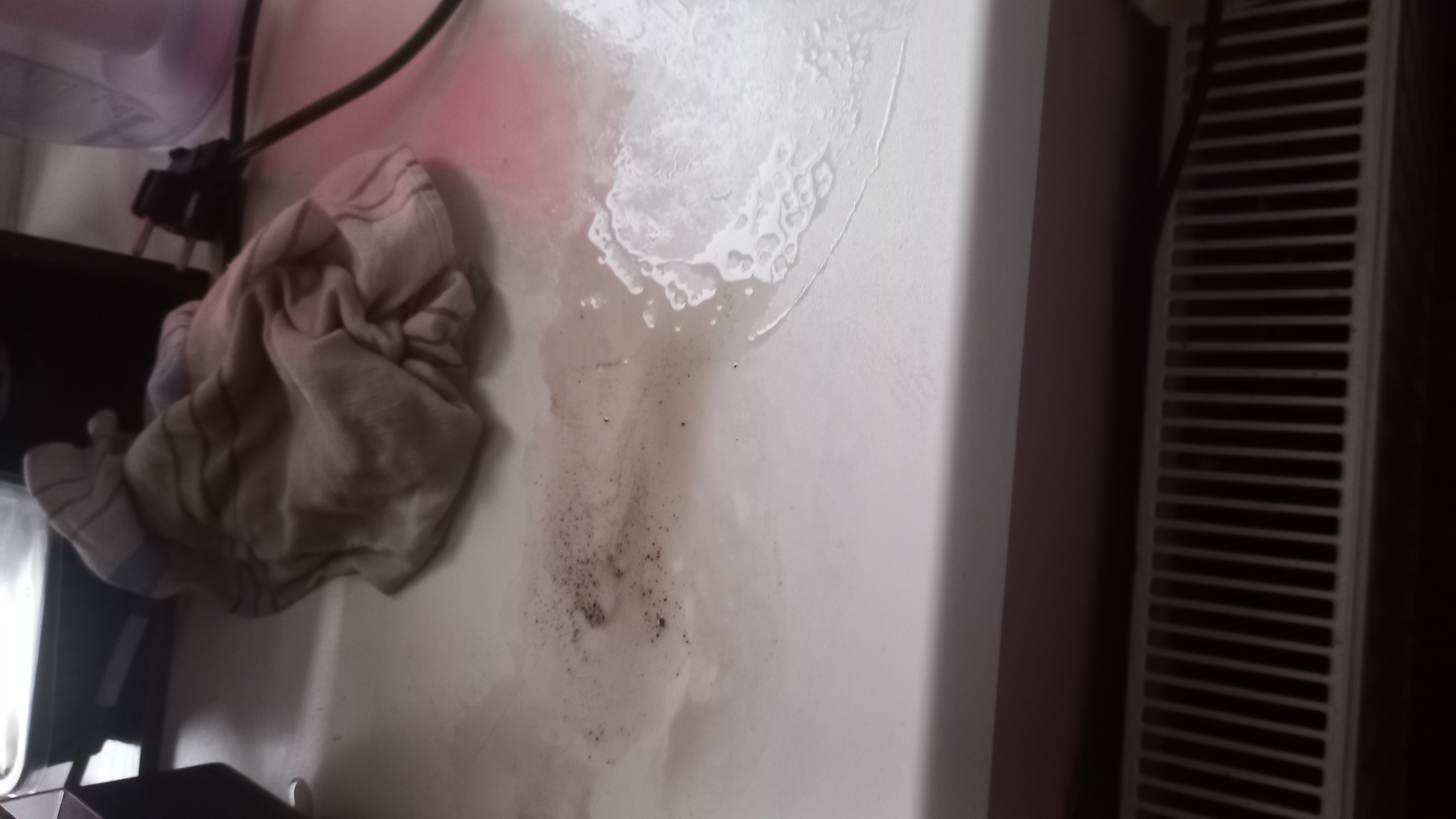 Почему из кофемашины...