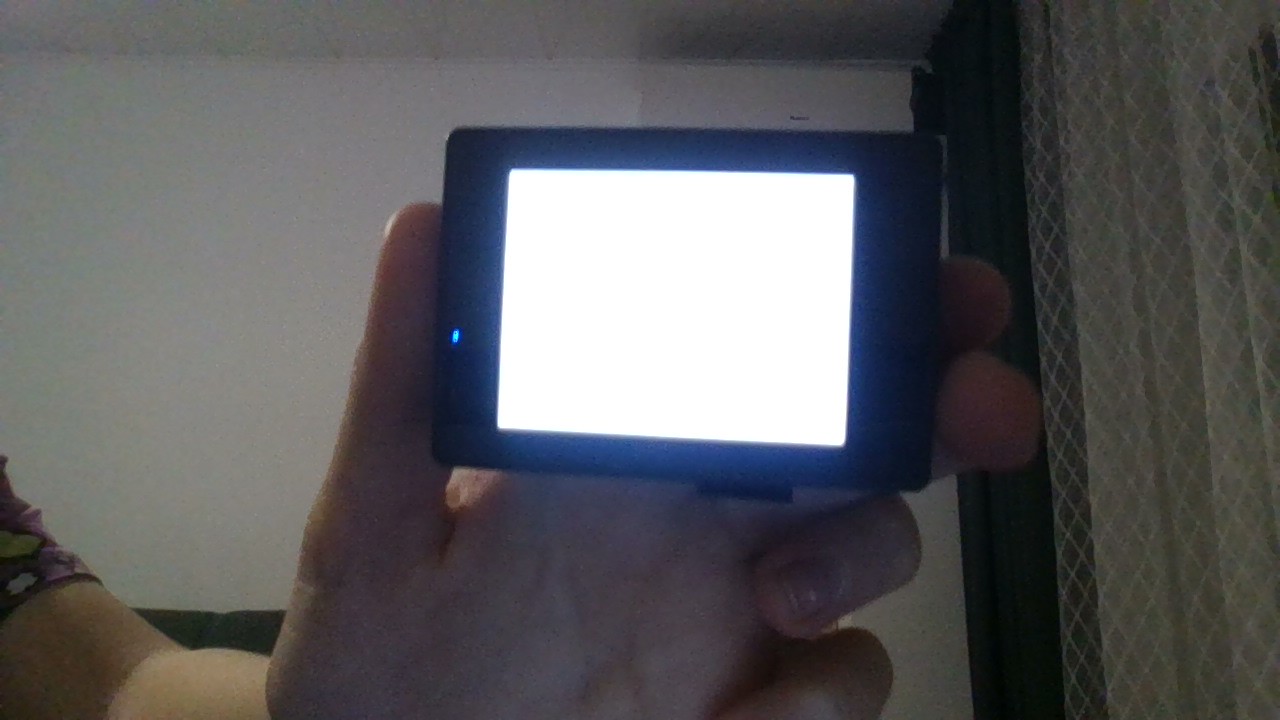 Белый экран