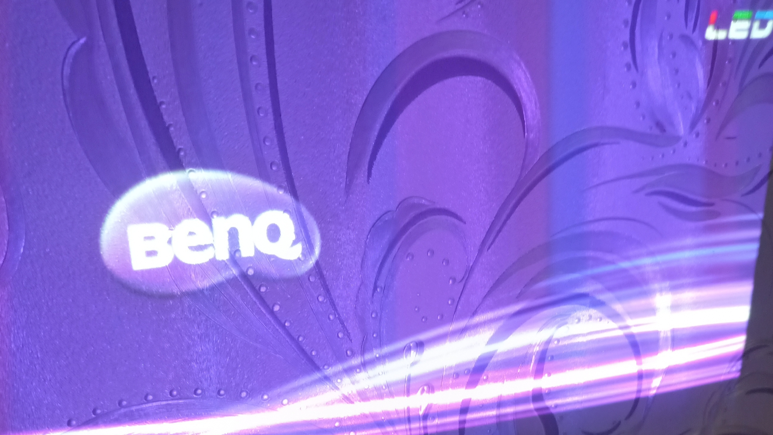 Почему зависает...