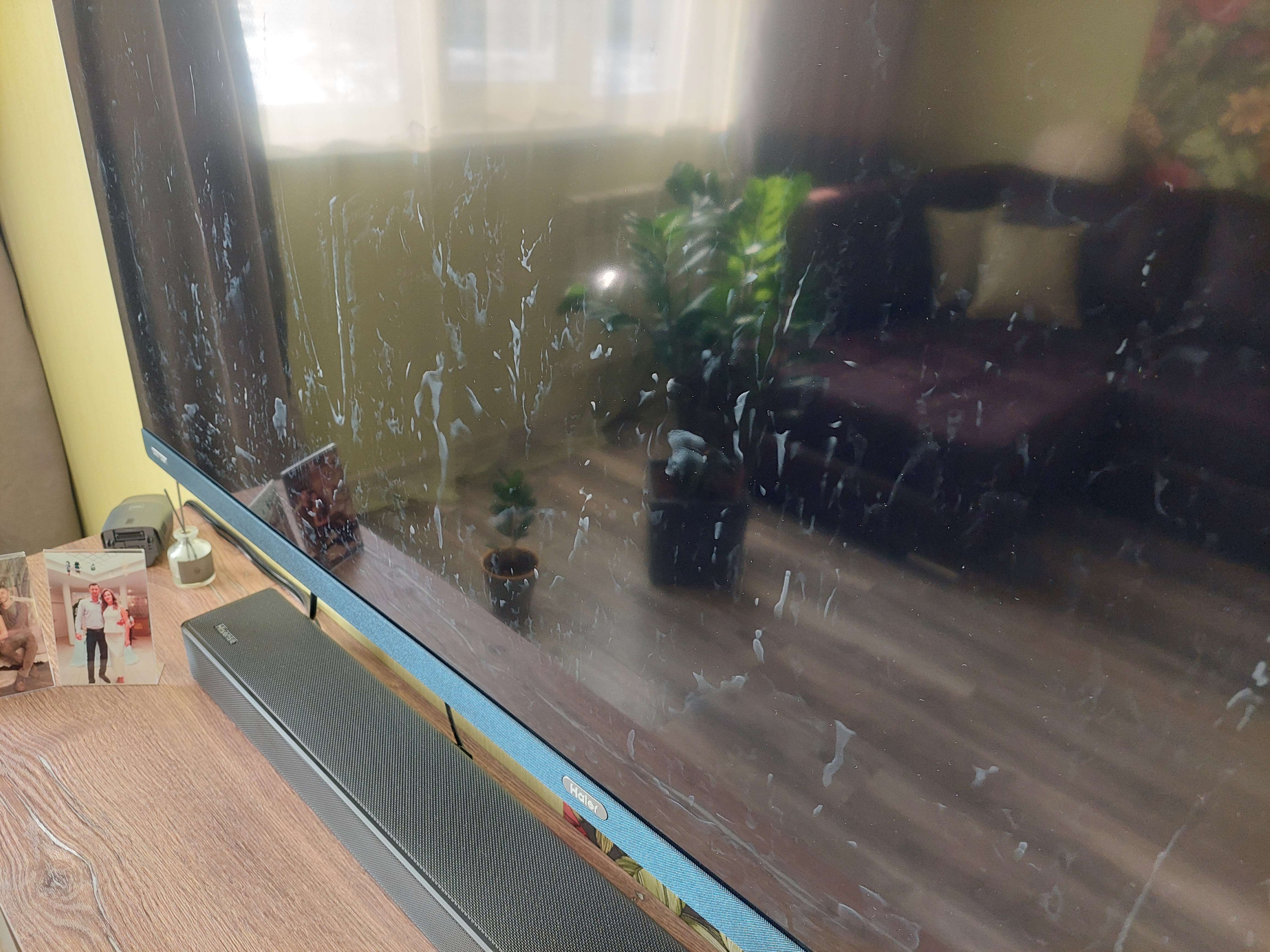 Почему на телевизоре...