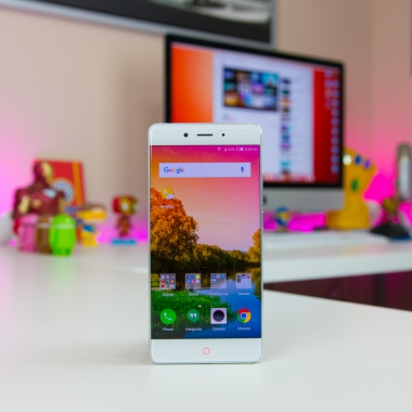 Телефон zte nubia n1 видит...