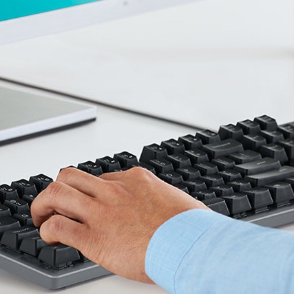 Компания Logitech...
