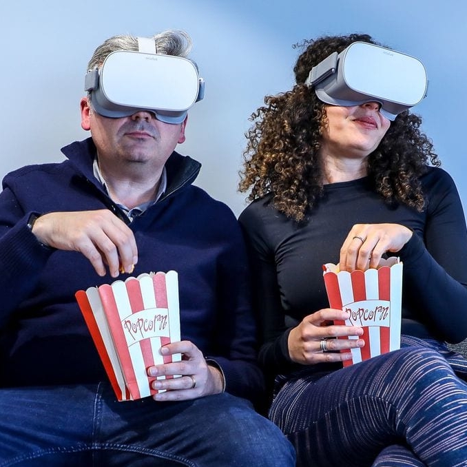 Компания Oculus...