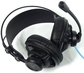 Компания Roccat...