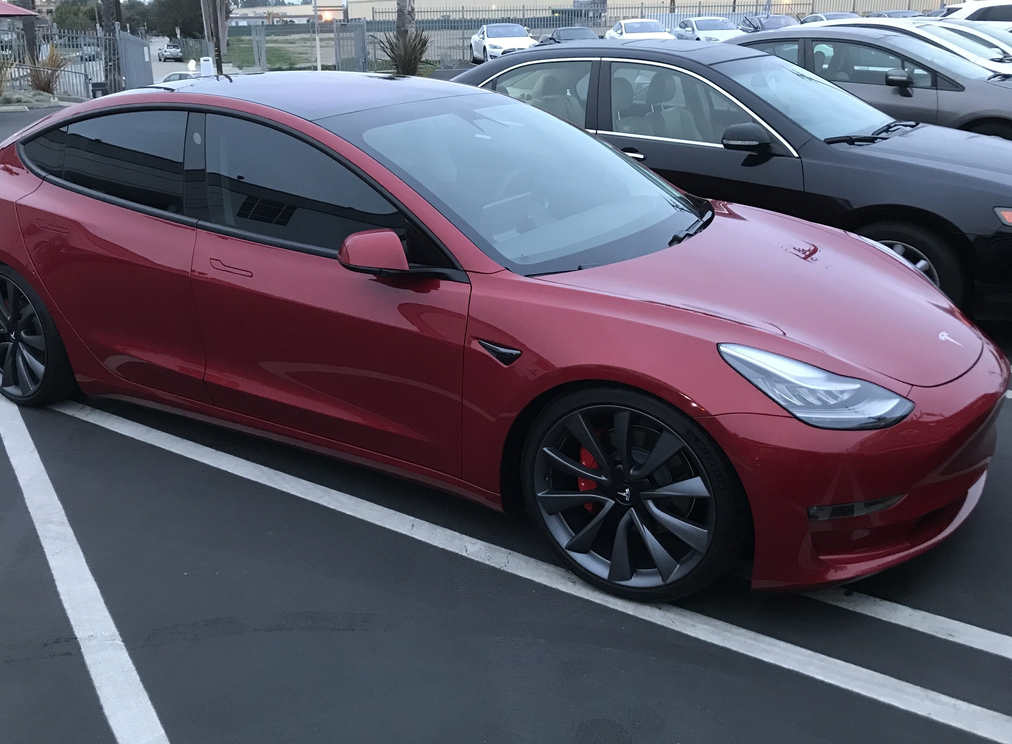 Компания Tesla открыла...