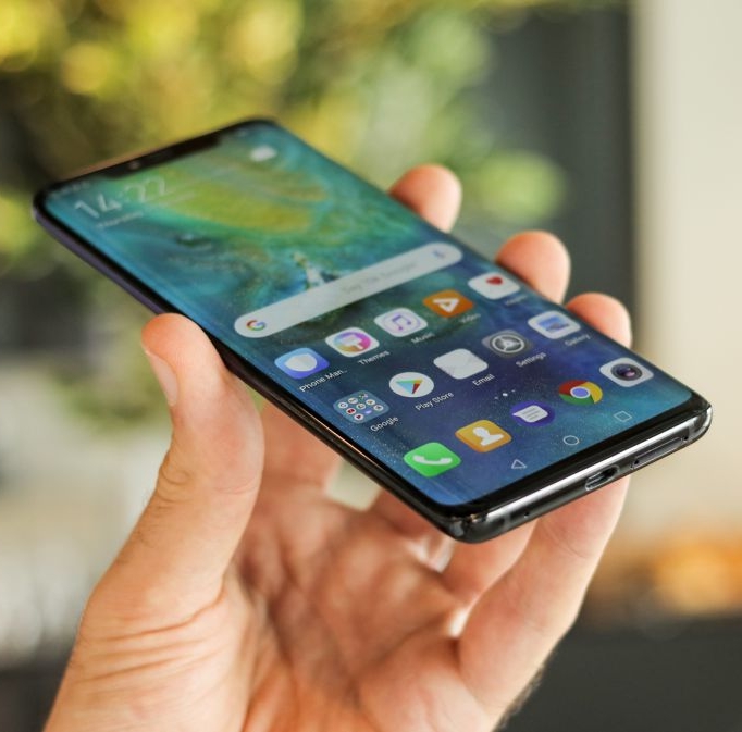 Huawei готовит к показу...