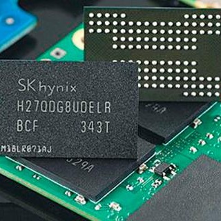 Фирма SK hynix...