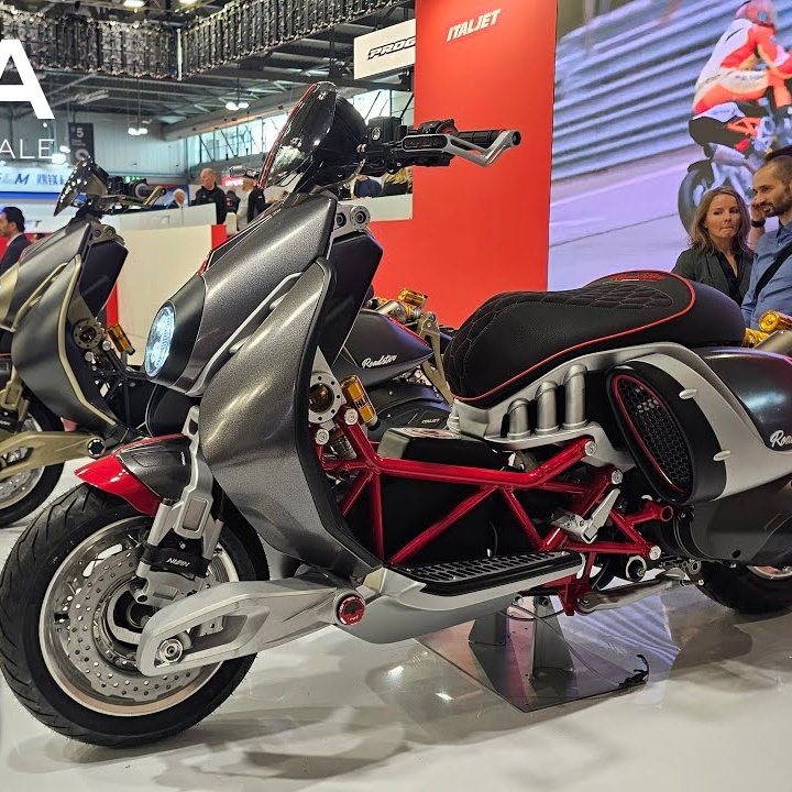 Итальянская Italjet...