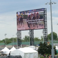 На ипподроме Churchill Downs...