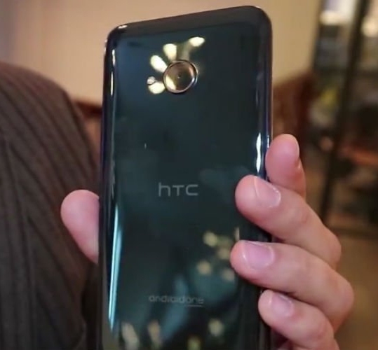 Компания HTC готовит к...