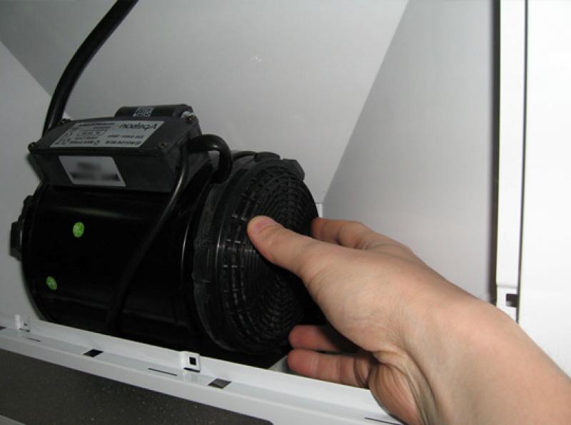 Как поменять фильтр вытяжки?